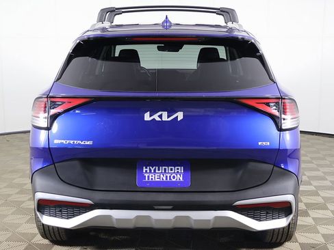 Used 2023 Kia Sportage EX AWD/4WD image 12