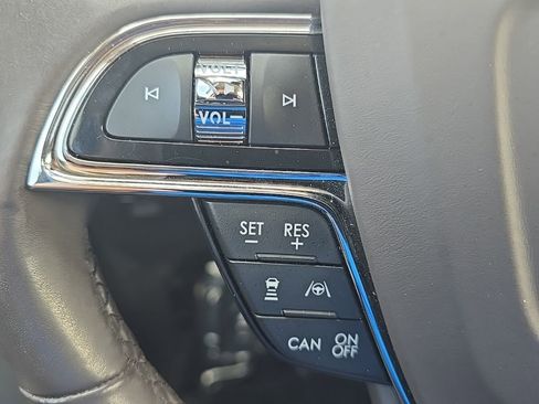 Used 2023 Lincoln Nautilus Reserve w/ Equipment Group 201A image 12