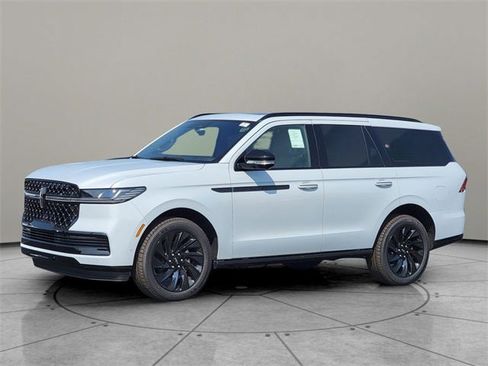 New 2025 Lincoln Navigator Reserve w/ Jet Appearance Package image 3