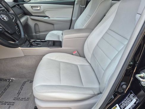 Used 2016 Toyota Camry XLE FWD image 16