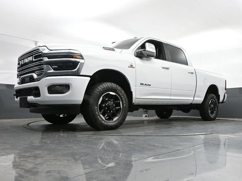 Used 2026 RAM 2500 Laramie AWD/4WD image 40