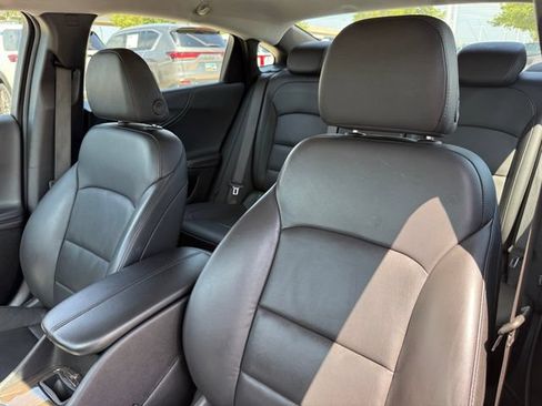Used 2024 Chevrolet Malibu LT FWD image 11