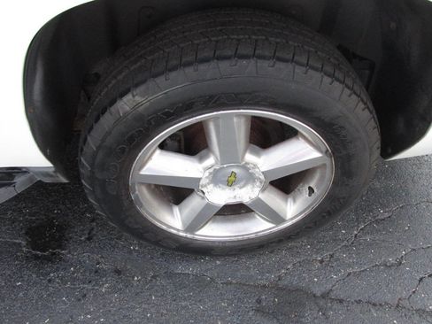 Used 2012 Chevrolet Suburban LTZ AWD/4WD image 39