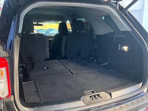 Used 2020 Ford Explorer XLT image 25