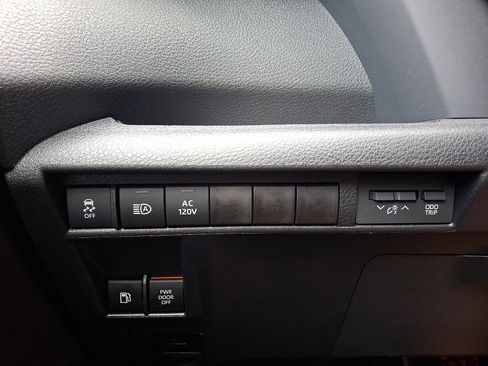 Used 2026 Toyota Sienna XLE Woodland Edition AWD/4WD image 28