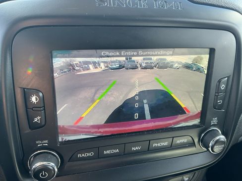 Used 2016 Jeep Renegade Limited image 29