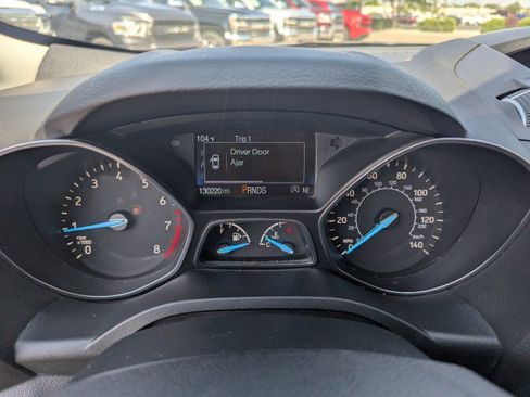 Used 2017 Ford Escape SE AWD/4WD image 16