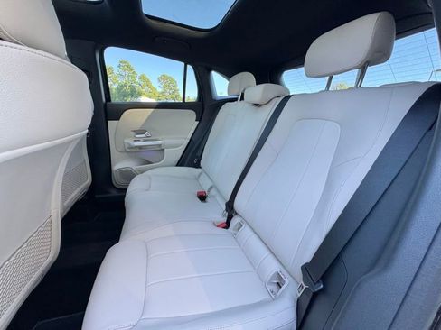 Used 2025 Mercedes-Benz GLA 250 image 14