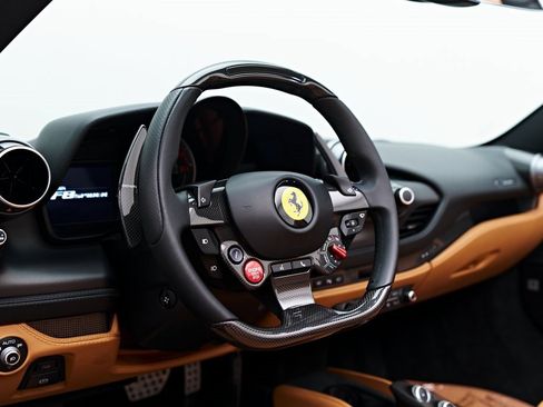 Used 2022 Ferrari F8 Tributo image 57