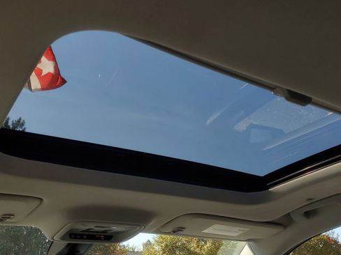 Used 2019 Chevrolet Traverse Premier w/ Redline Edition image 32