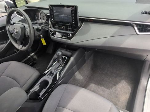 Used 2022 Toyota Corolla LE FWD image 26