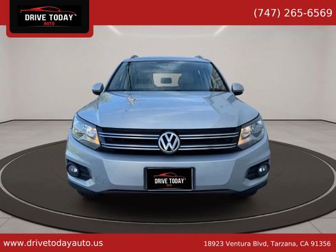 Used 2013 Volkswagen Tiguan SE FWD image 1