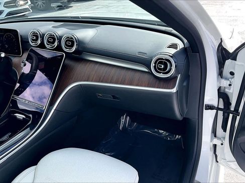 Used 2025 Mercedes-Benz C 300 Sedan image 16