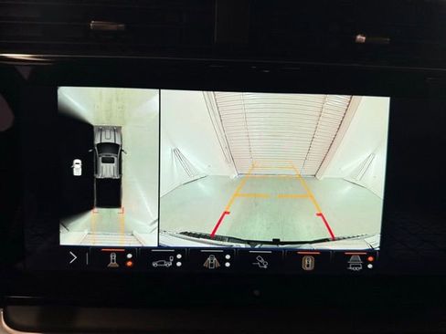 Used 2025 GMC Sierra 2500 Denali Ultimate image 19