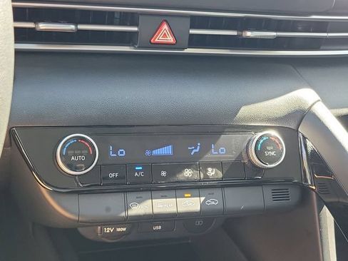 Certified 2025 Hyundai Elantra Hybrid FWD image 13