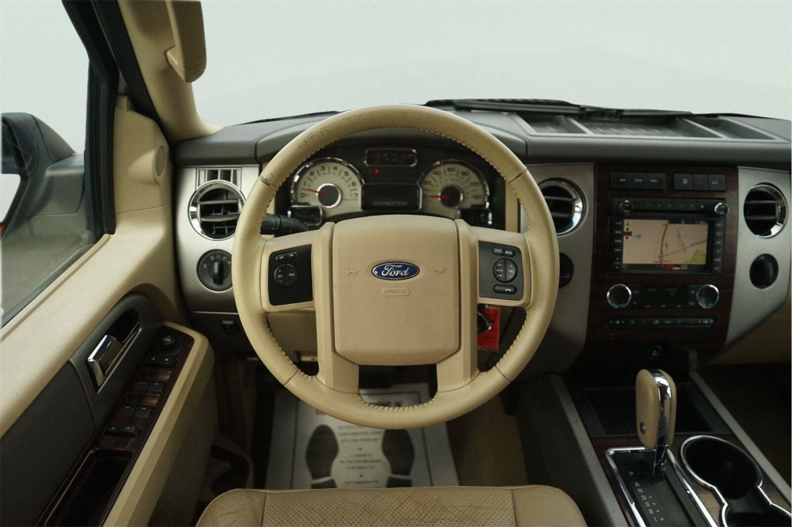 Used 2013 Ford Expedition XLT RWD image 22