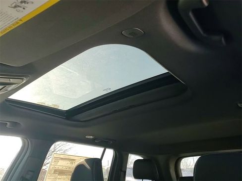 New 2025 Jeep Grand Cherokee Laredo X w/ Luxury Tech Group I image 31