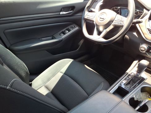 Used 2025 Nissan Altima 2.5 SV w/ SV Special Edition Package FWD image 16
