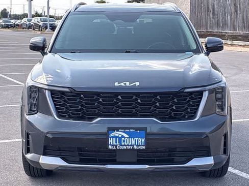 Used 2024 Kia Sorento S FWD image 9