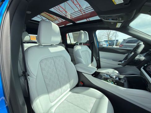 New 2026 Jeep Cherokee Overland image 38