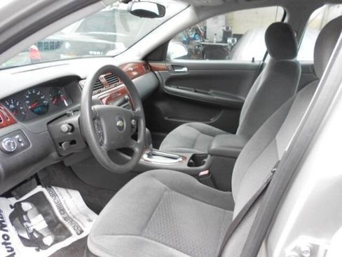 Used 2008 Chevrolet Impala LS FWD image 2