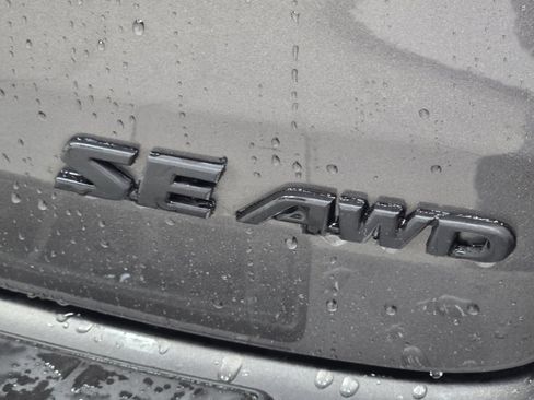 Used 2019 Toyota Highlander SE AWD/4WD image 18