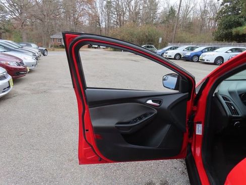 Used 2012 Ford Focus SE image 14