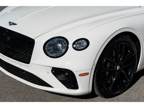 Used 2024 Bentley Continental GT V8 image 21