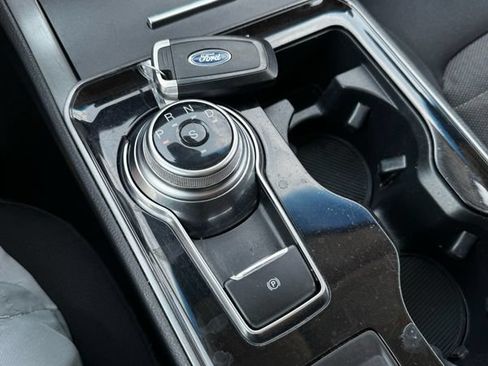 Used 2020 Ford Edge SE FWD image 18