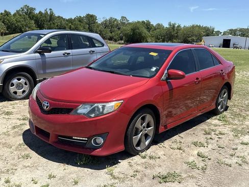 Used 2012 Toyota Camry SE FWD image 2