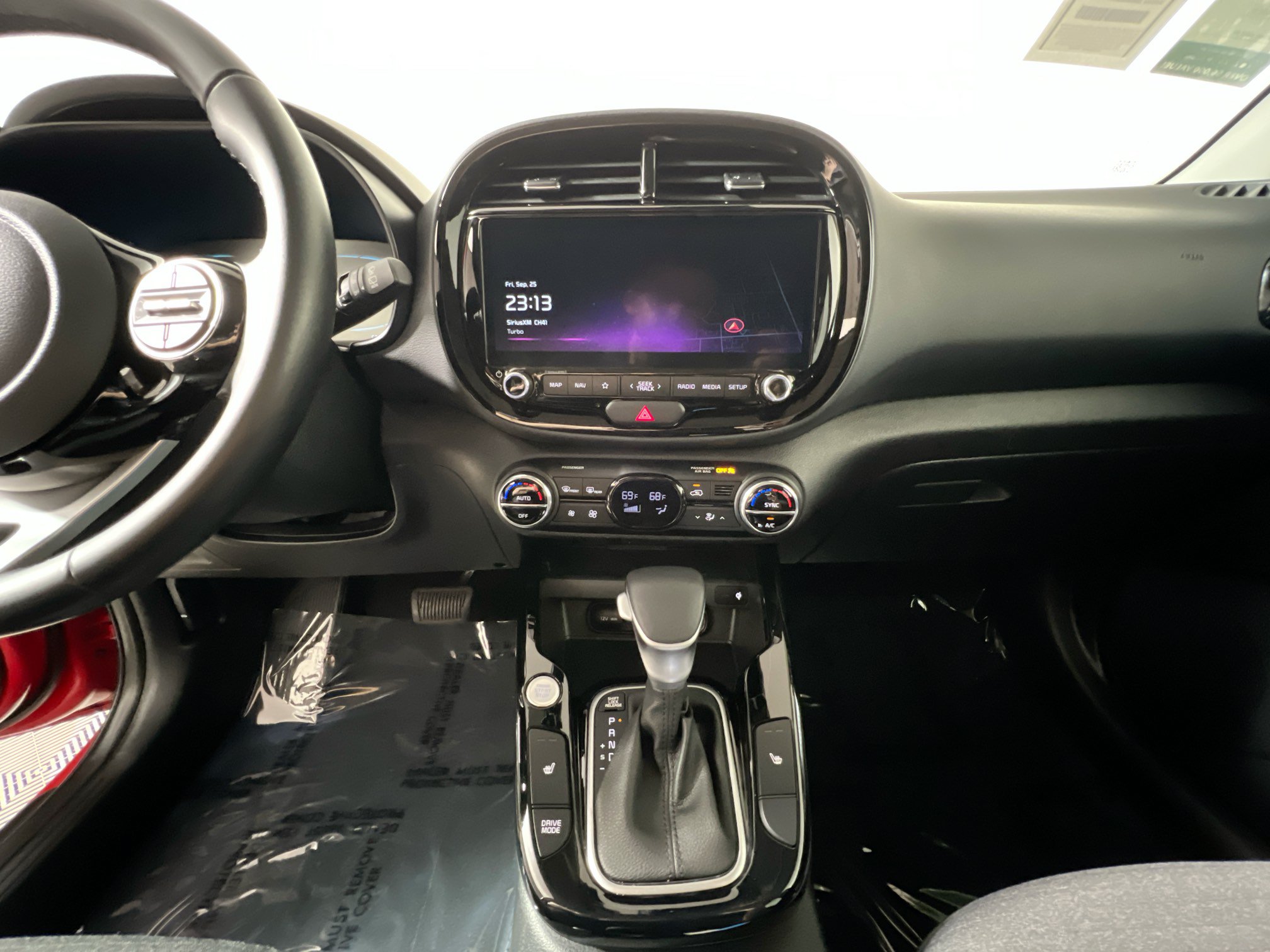 Used 2025 Kia Soul EX FWD image 25