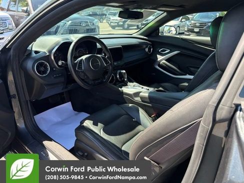 Used 2017 Chevrolet Camaro LT RWD image 12
