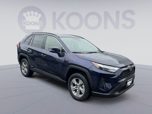 Used 2025 Toyota RAV4 XLE AWD/4WD image 10
