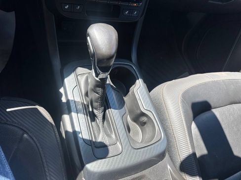 Used 2022 GMC Canyon AT4 AWD/4WD image 30