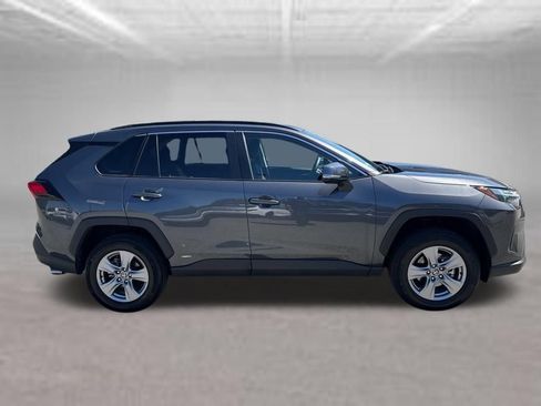 Used 2025 Toyota RAV4 XLE AWD/4WD image 6
