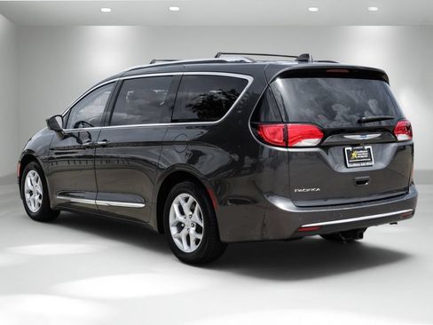Used 2018 Chrysler Pacifica Touring-L Plus w/ Advanced Safetytec Group FWD image 8