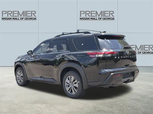 New 2026 Nissan Pathfinder SV w/ SV Premium Package FWD image 26