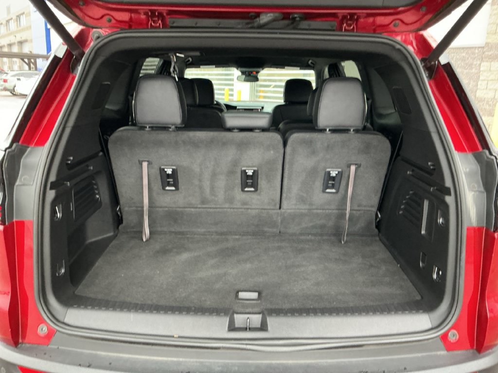 Certified 2025 GMC Acadia AT4 w/ LPO, Floor Liner Package AWD/4WD image 29