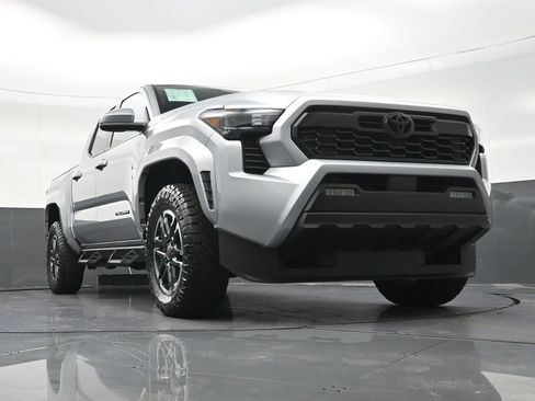 Used 2026 Toyota Tacoma TRD Sport RWD image 30