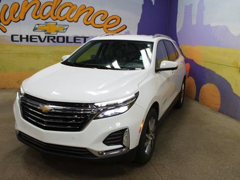 Used 2023 Chevrolet Equinox Premier AWD/4WD image 4