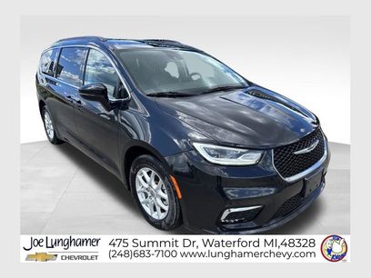 Used 2022 Chrysler Pacifica Touring-L