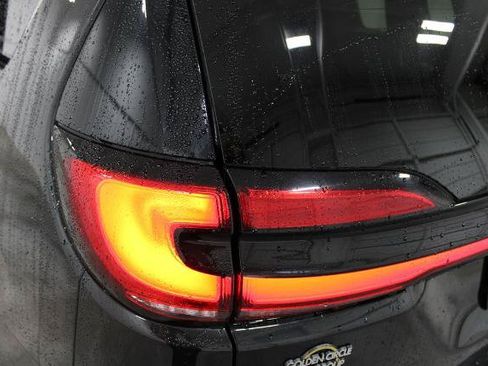 Used 2023 Chrysler Pacifica Limited FWD image 23