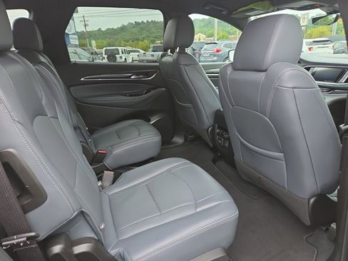 Used 2024 Buick Enclave Premium image 21