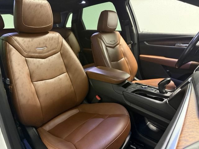 Certified 2020 Cadillac XT5 Premium Luxury w/ LPO, Floor Liner Package FWD image 31