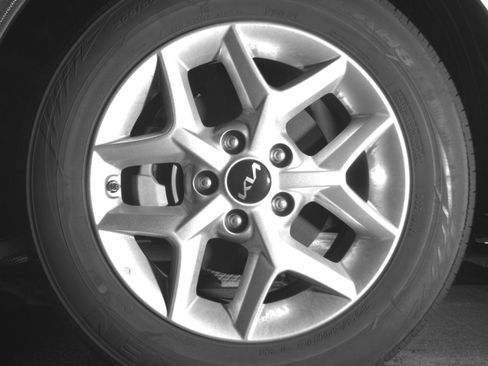Used 2025 Kia Soul LX w/ LX Technology Package FWD image 15