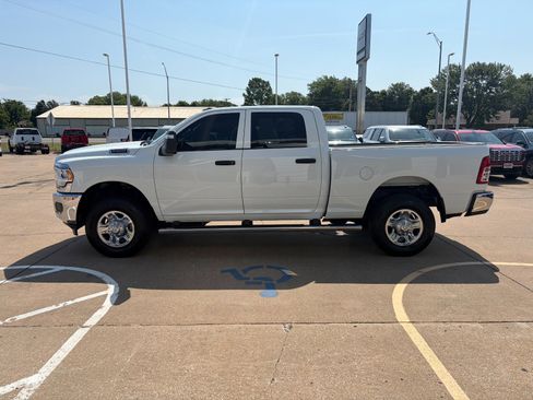 Used 2024 RAM 2500 Tradesman w/ Chrome Appearance Group AWD/4WD image 3