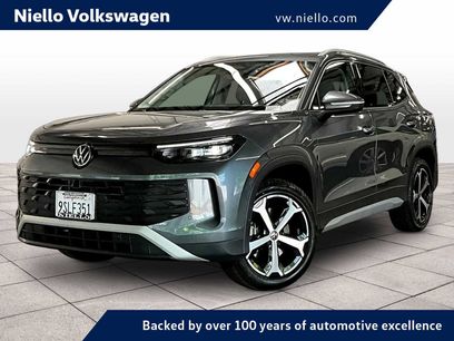 Used 2025 Volkswagen Tiguan SE w/ Panoramic Sunroof Package