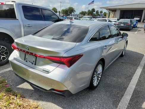 Used 2021 Toyota Avalon Limited w/ Advanced Safety Package FWD image 4