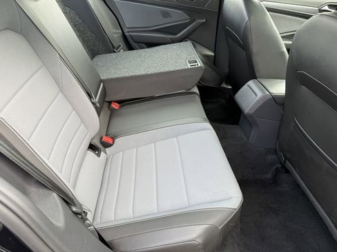 Used 2025 Volkswagen Jetta SE FWD image 28