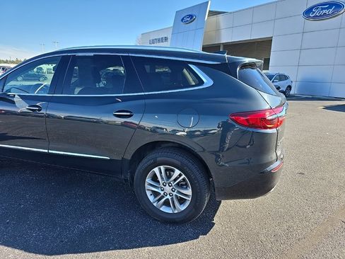 Used 2021 Buick Enclave Essence image 10